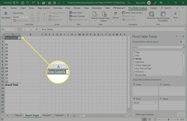 selecting data to analyze in pivot table